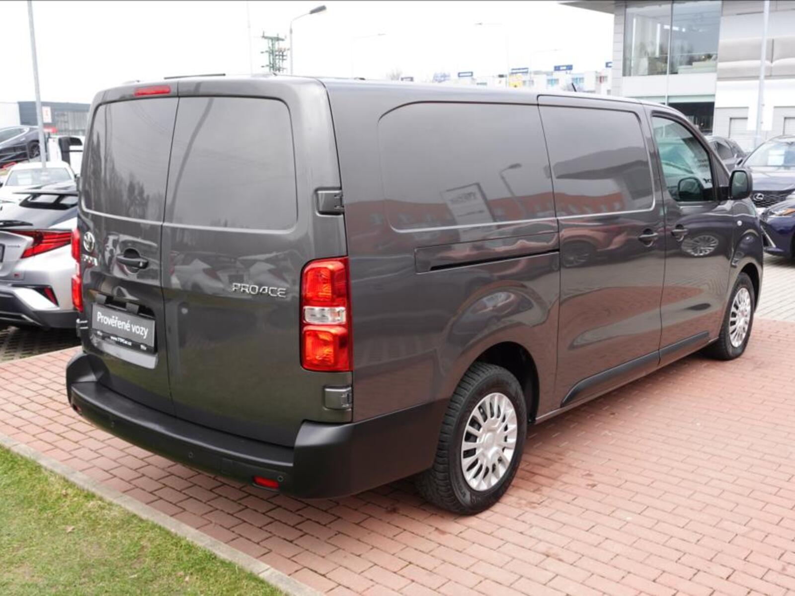 Toyota ProAce 4