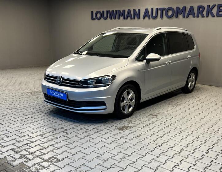Volkswagen Touran 1