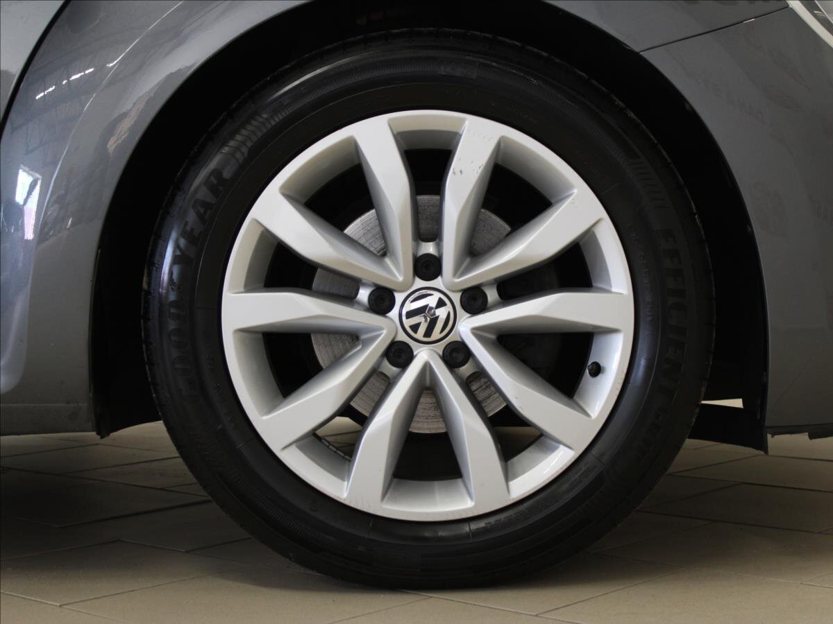 Volkswagen Beetle Hatchback 1,2 l 77 kw