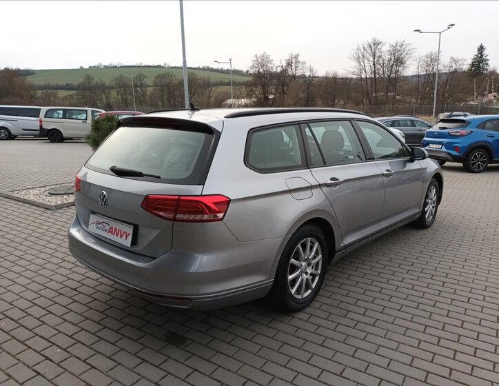 Volkswagen Passat Kombi 2,0 l 110 kw
