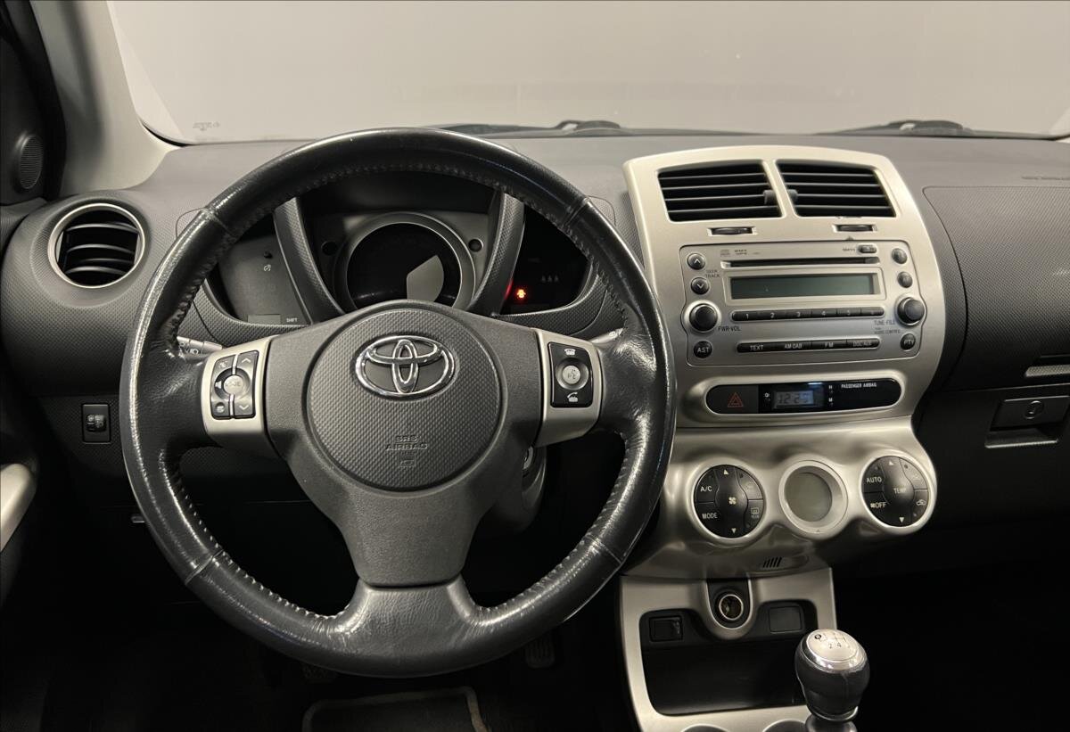 Toyota Urban Cruiser Hatchback 1,3 l 74 kw