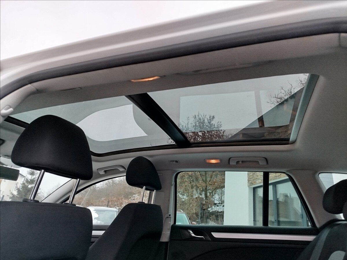 Škoda Superb Kombi 2,0 l 103 kw