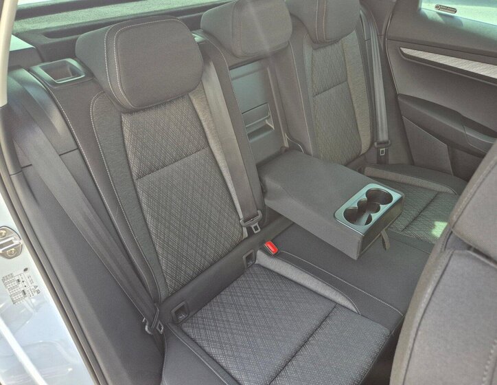 Škoda Karoq SUV / Terénní 1,5 l 110 kw