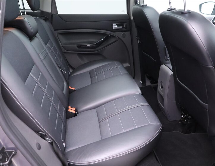 Ford Kuga SUV / Terénní 2,0 l 103 kw