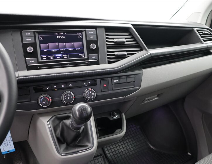 Volkswagen Transporter 22