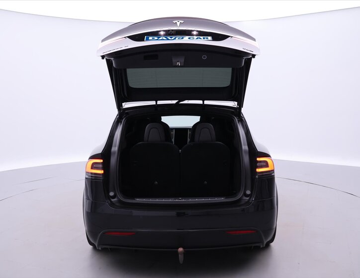 Tesla Model X 9