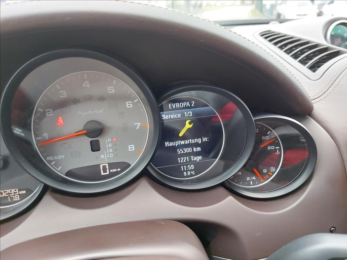 Porsche Cayenne SUV / Terénní 3,0 l 245 kw