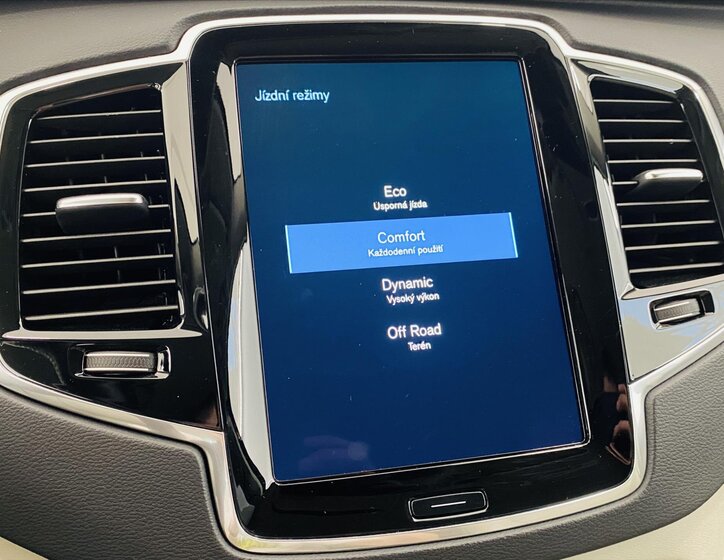 Volvo XC90 SUV / Terénní 2,0 l 173 kw