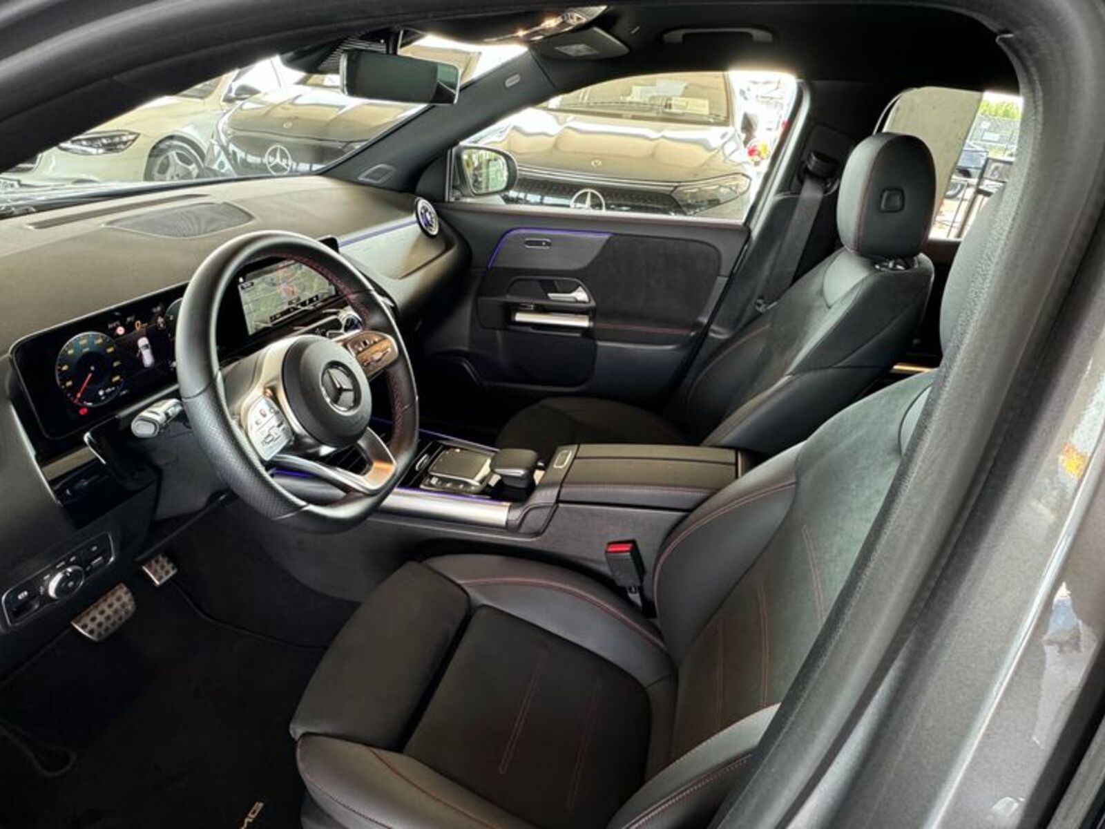 Mercedes-Benz GLA 10