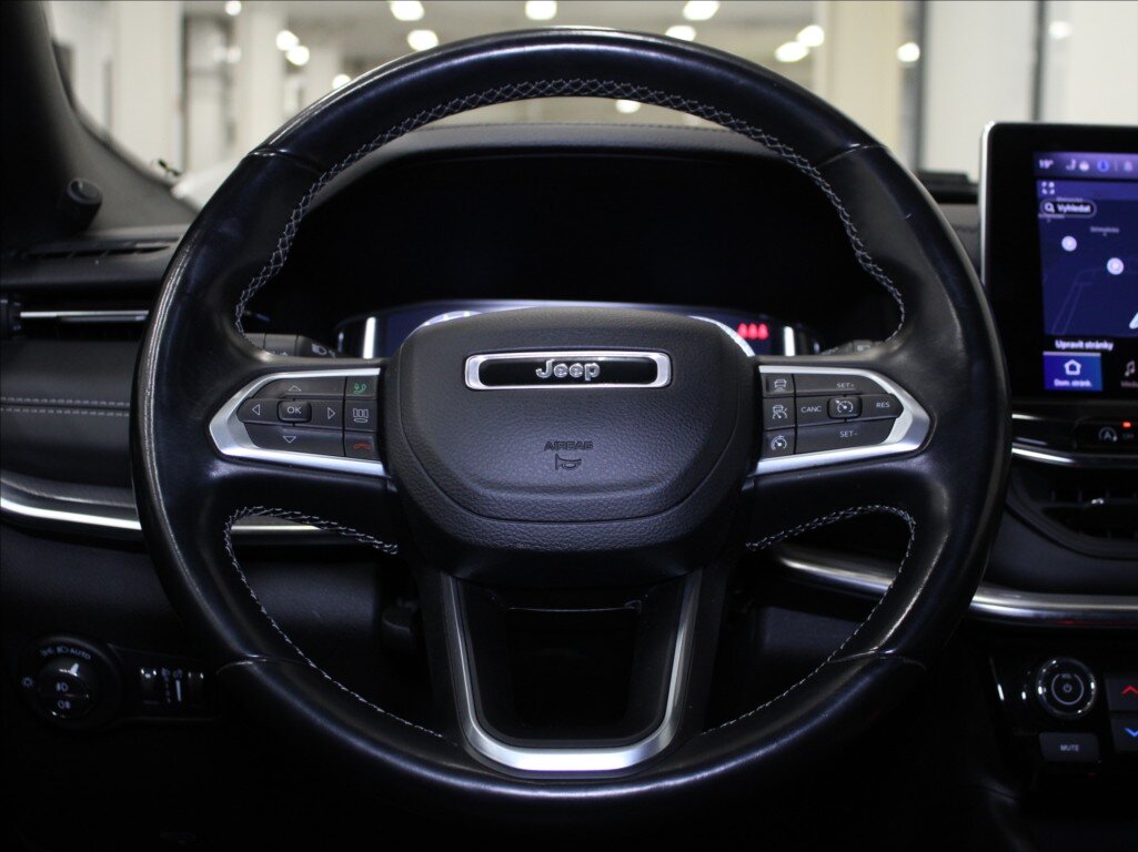 Jeep Compass SUV / Terénní 1,3 l 110 kw