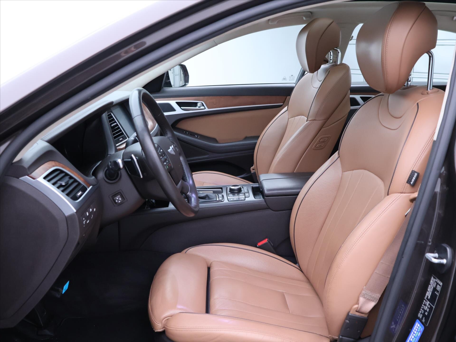 Hyundai Genesis Sedan / Limuzína 3,8 l 232 kw