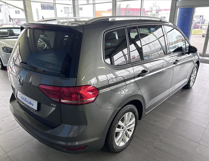 Volkswagen Touran 6