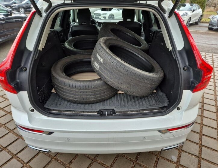 Volvo XC60 SUV / Terénní 2,0 l 145 kw