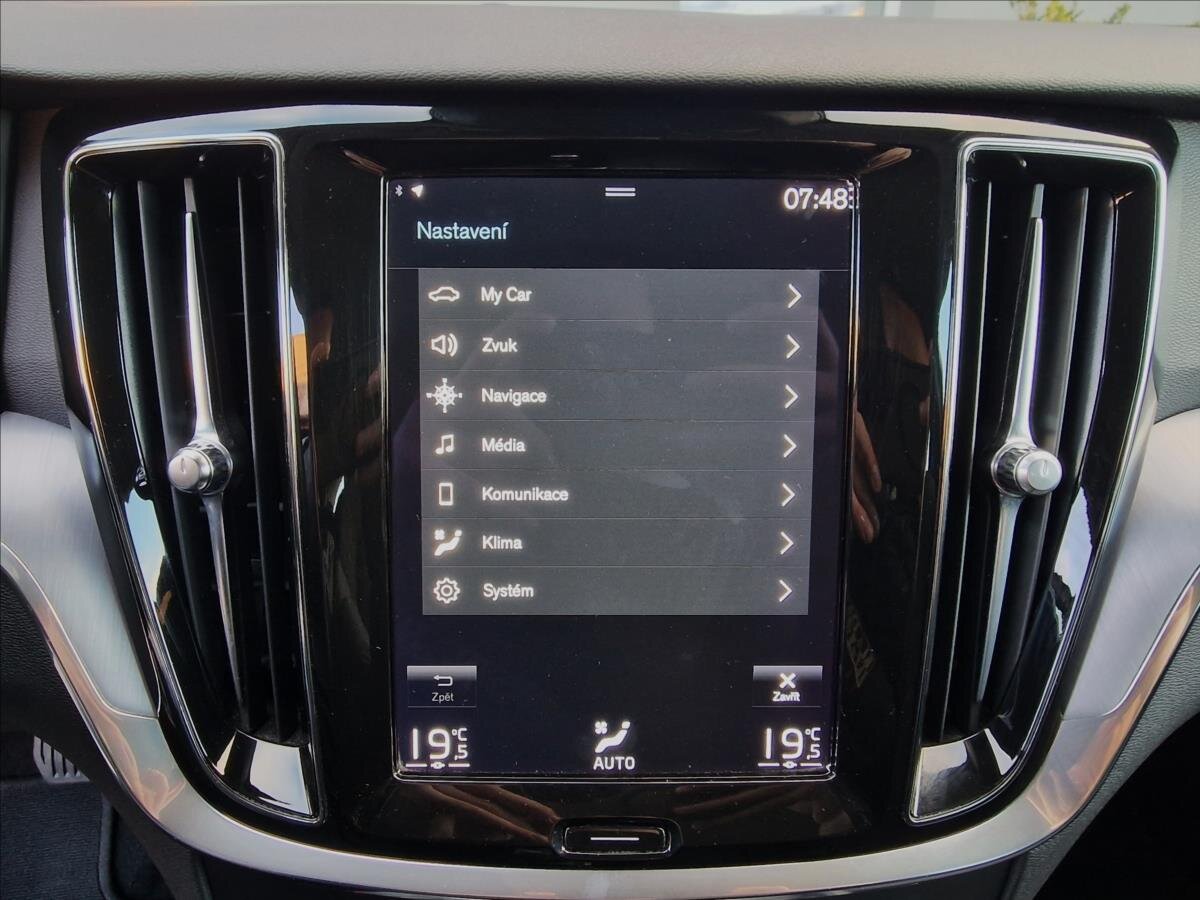 Volvo V60 Kombi 2,0 l 145 kw