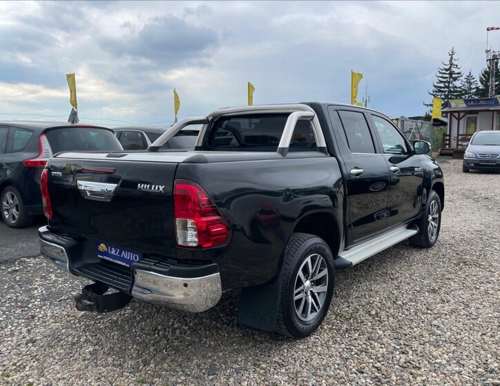 Toyota Hilux Pick-up 2,4 l 110 kw