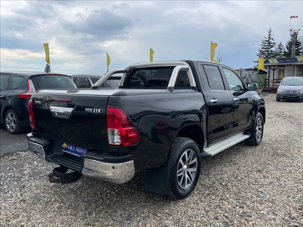 Toyota Hilux Pick-up 2,4 l 110 kw