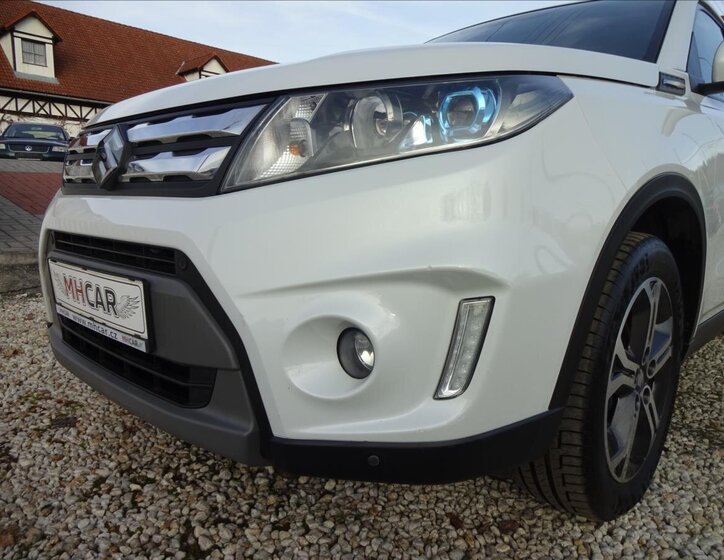 Suzuki Vitara 12