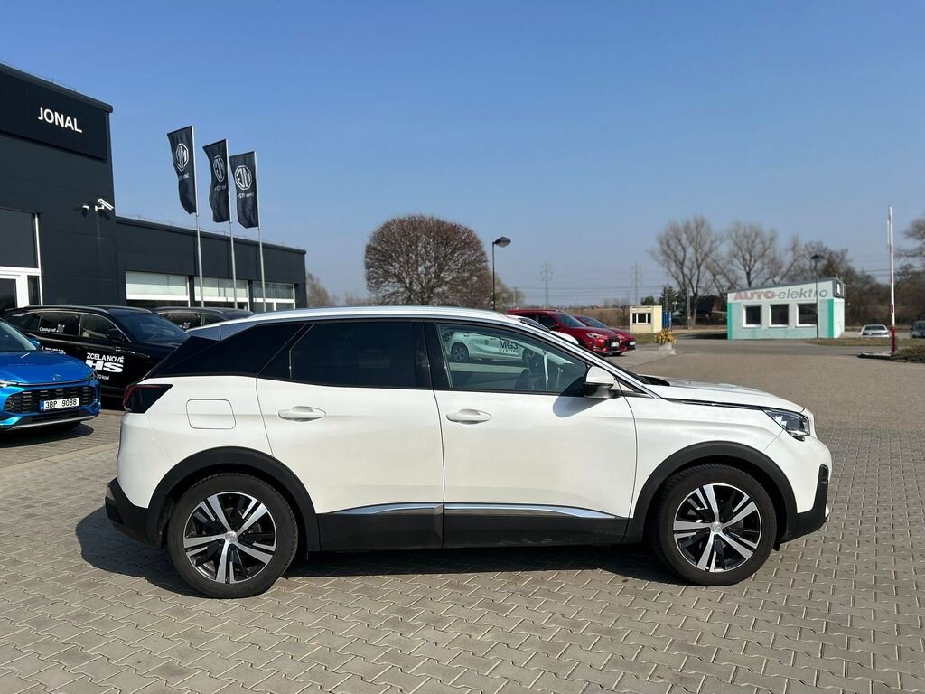 Peugeot 3008 SUV / Terénní 1,5 l 96 kw