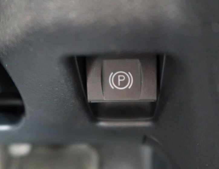 Toyota Avensis Kombi 2,0 l 105 kw