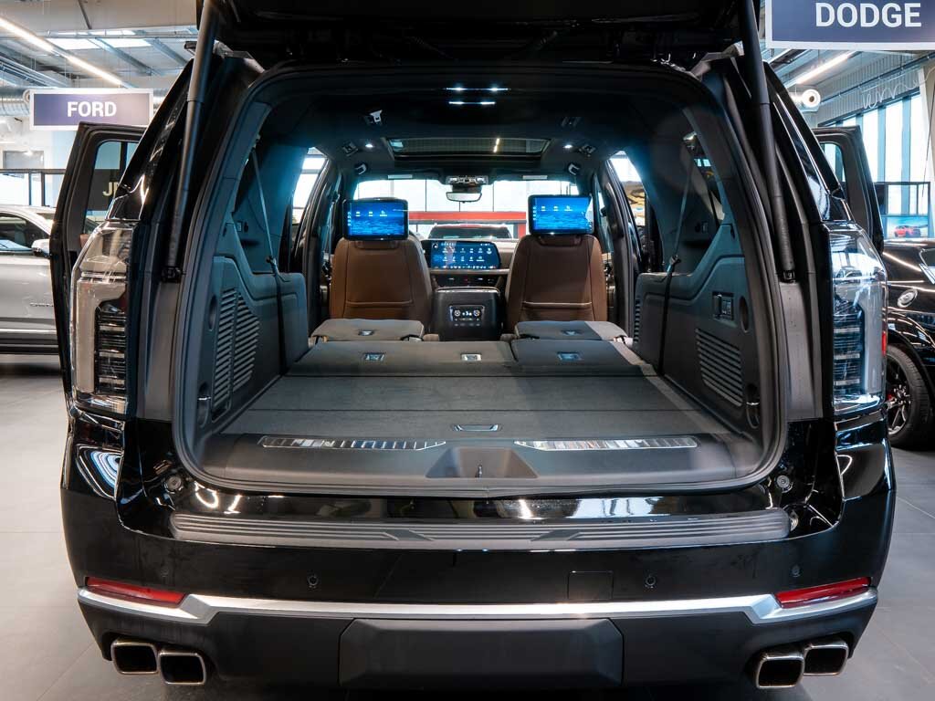 Chevrolet Suburban SUV 6,2 l 313 kw