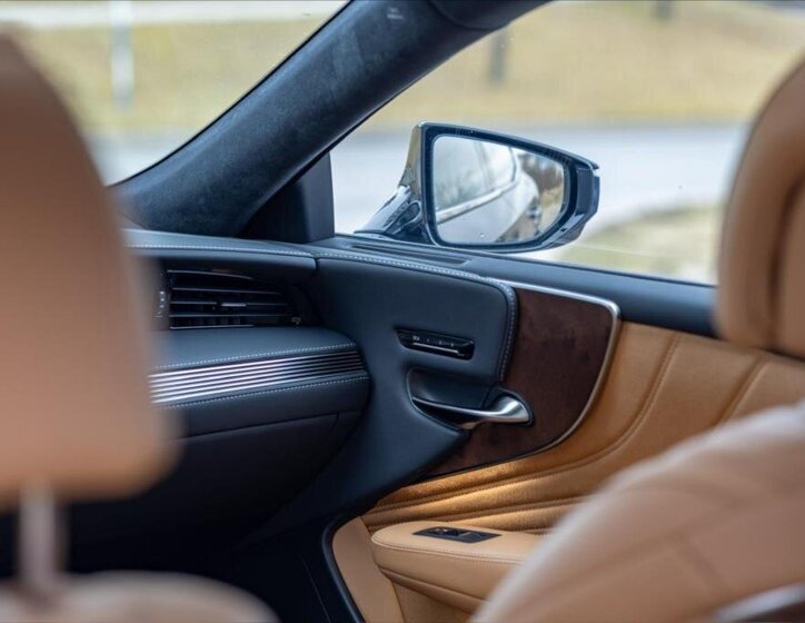 Lexus LS 500h Sedan / Limuzína 3,5 l 264 kw