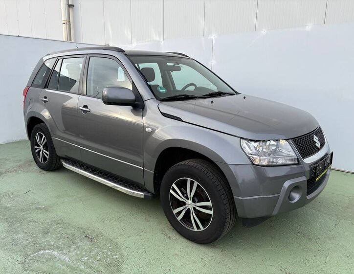 Suzuki Grand Vitara 1