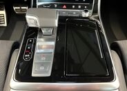 Audi Q8 26