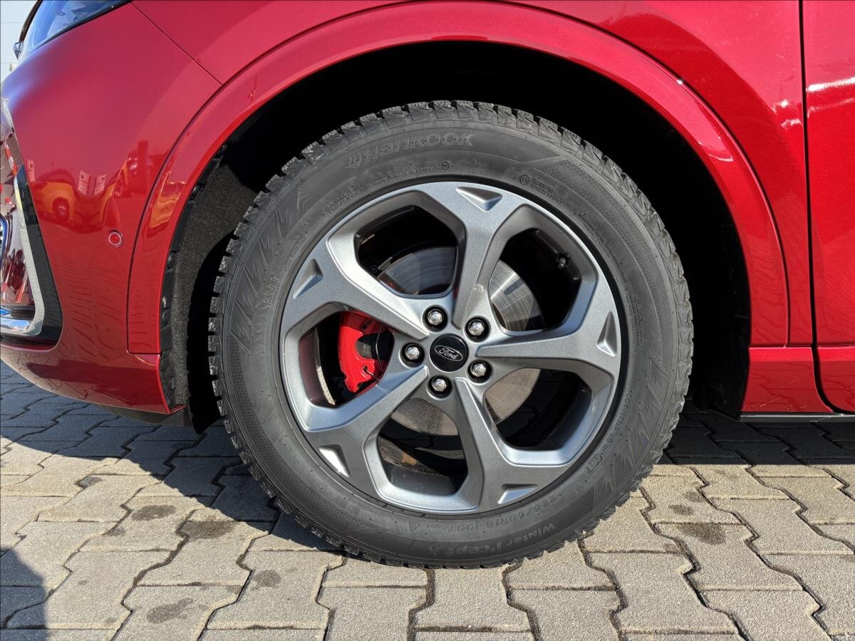 Ford Kuga SUV / Terénní 1,5 l 110 kw