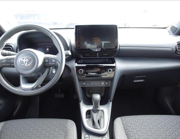 Toyota Yaris Cross 9