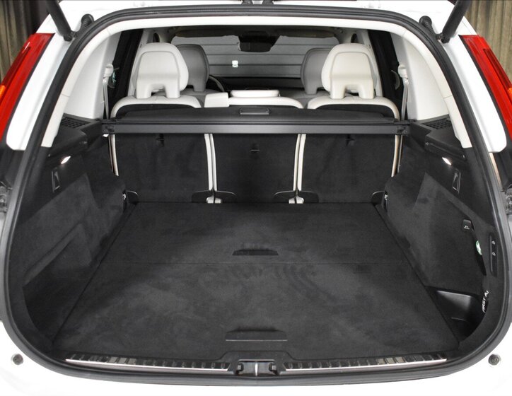 Volvo XC90 SUV / Terénní 2,0 l 173 kw