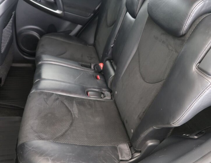 Toyota RAV4 SUV / Terénní 2,0 l 116 kw