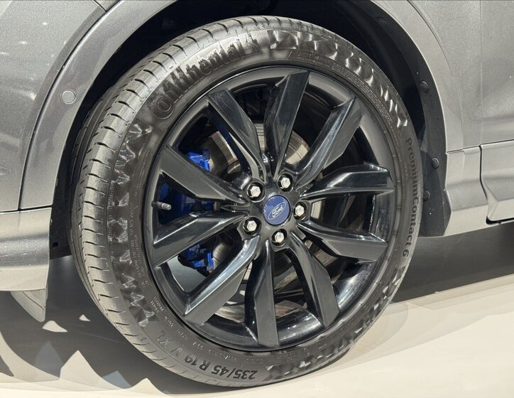 Ford Kuga SUV 2,0 l 178 kw