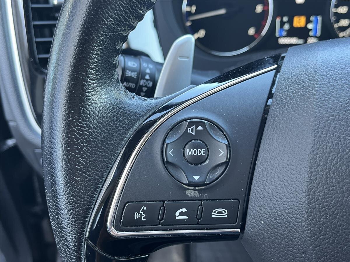 Mitsubishi Outlander SUV / Terénní 2,3 l 110 kw