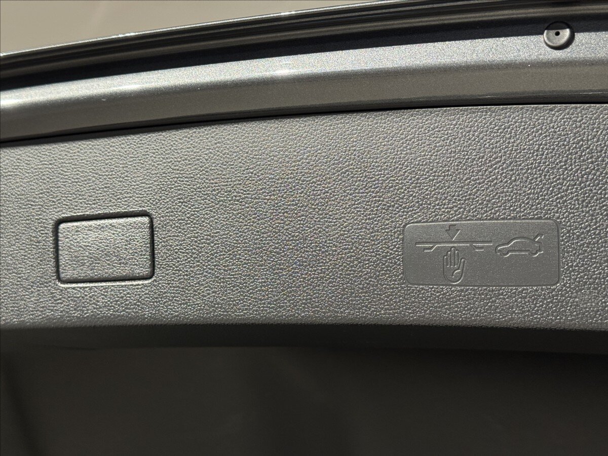 Volkswagen T-Roc SUV / Terénní 1,5 l 110 kw