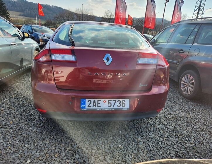 Renault Laguna Sedan / Limuzína 2,0 l 103 kw
