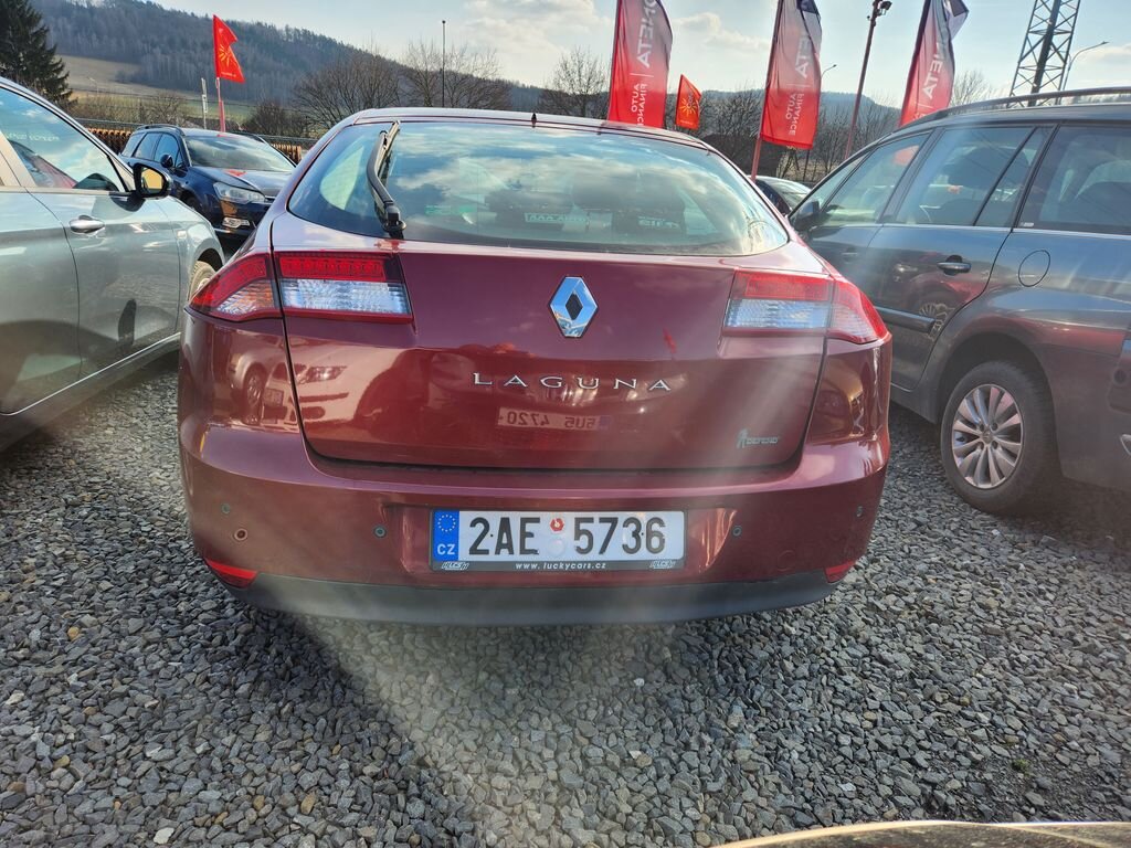 Renault Laguna Sedan / Limuzína 2,0 l 103 kw