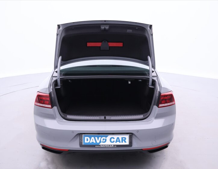 Volkswagen Passat Sedan 1,5 l 110 kw