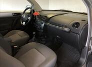 Volkswagen New Beetle 11