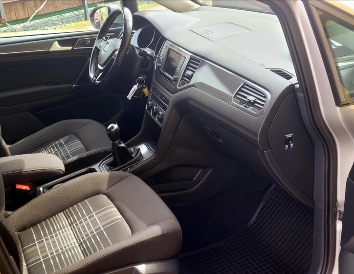 Volkswagen Golf Sportsvan MPV 1,2 l 81 kw