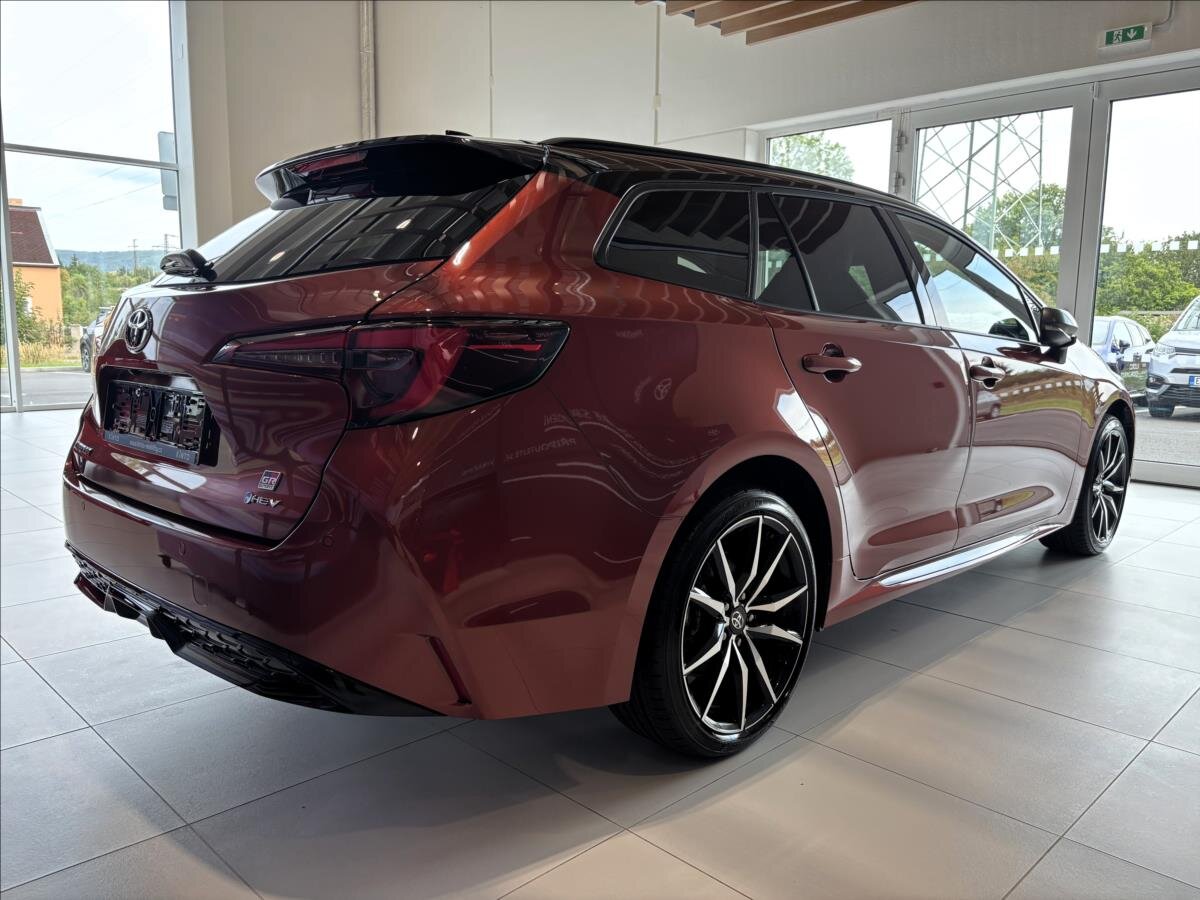 Toyota Corolla Kombi 2,0 l 131 kw