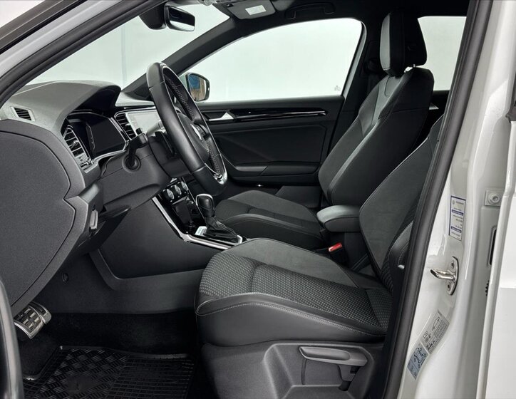 Volkswagen T-Roc SUV / Terénní 2,0 l 221 kw
