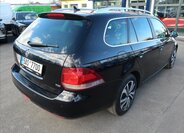 Volkswagen Golf Kombi 1,6 l 77 kw