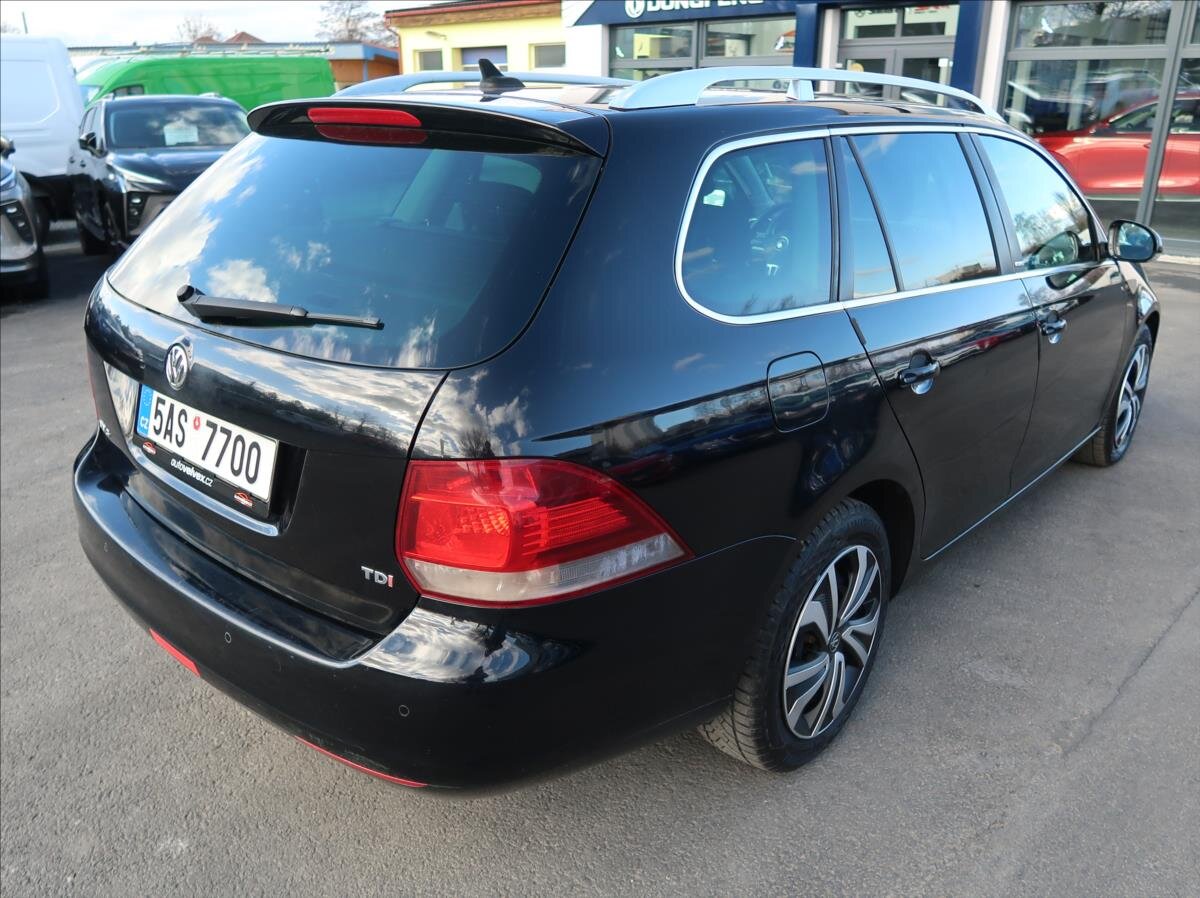 Volkswagen Golf Kombi 1,6 l 77 kw