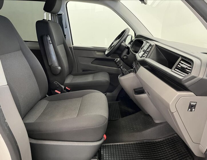 Volkswagen Transporter Kombi 2,0 l 81 kw