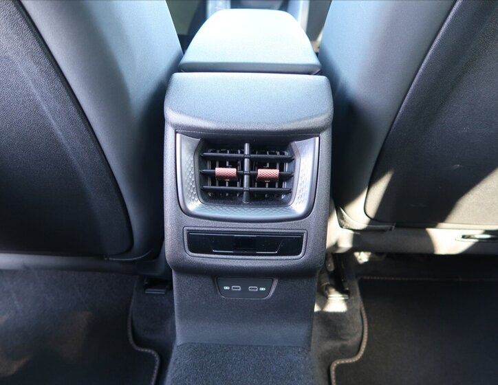 Cupra Terramar SUV / Terénní 2,0 l 195 kw