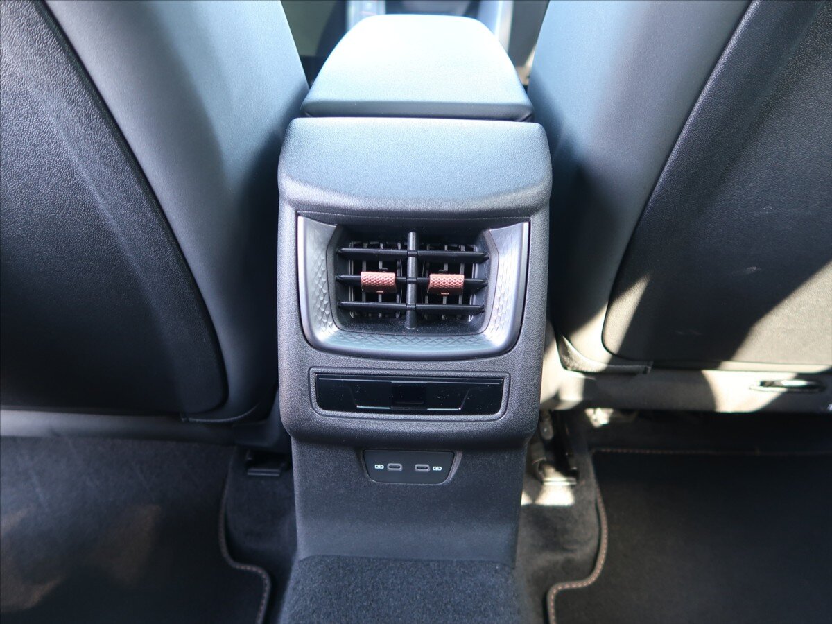 Cupra Terramar SUV / Terénní 2,0 l 195 kw