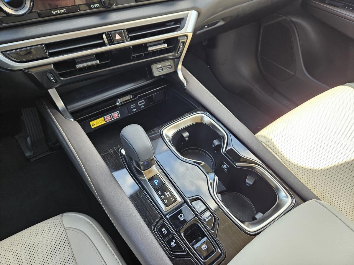 Lexus RX 450h SUV / Terénní 2,5 l 227 kw