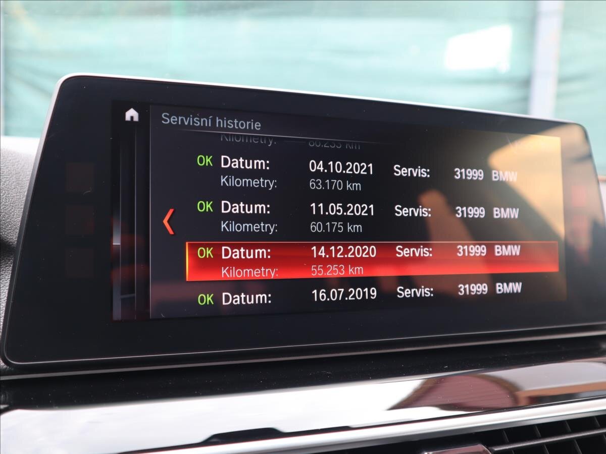 BMW Řada 5 Kombi 3,0 l 195 kw