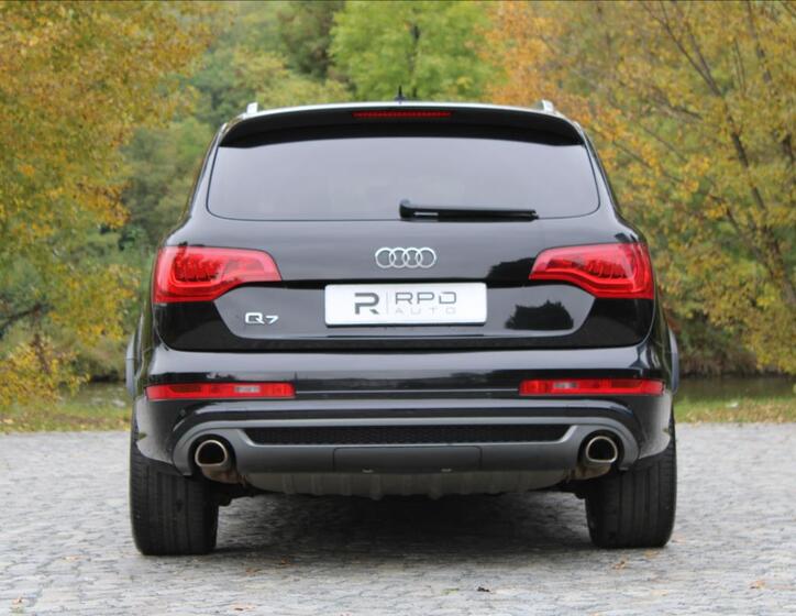 Audi Q7 9
