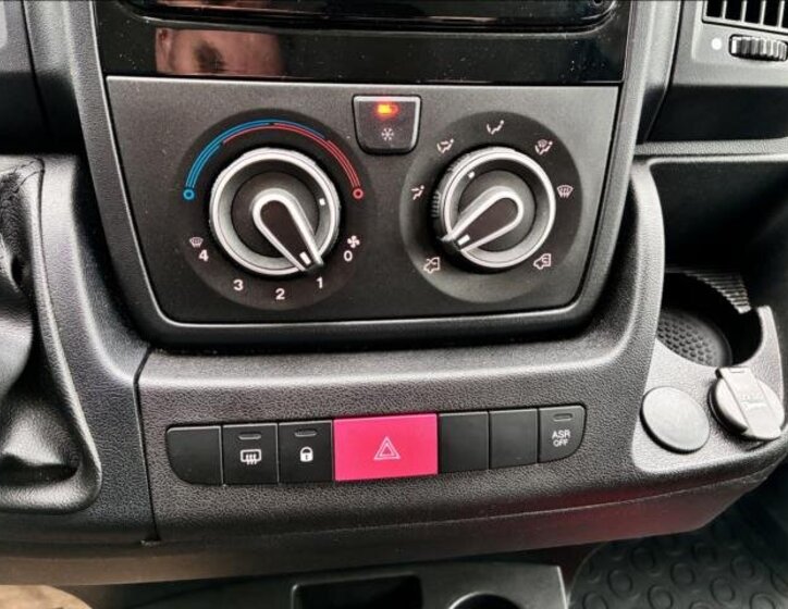 Opel Movano Skříň 2,2 l 103 kw